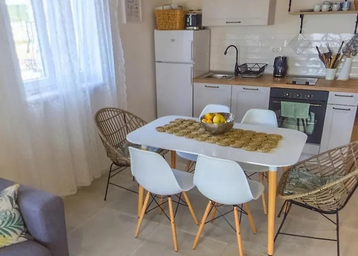 Family-friendly With Swimming Pool Razanac, Zadar - 22306 Ражанац