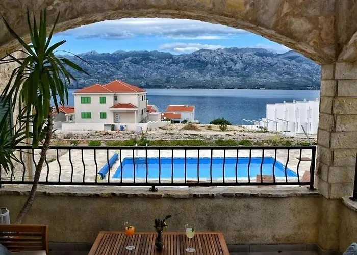Family-friendly With Swimming Pool Razanac, Zadar - 22306 * Ражанац