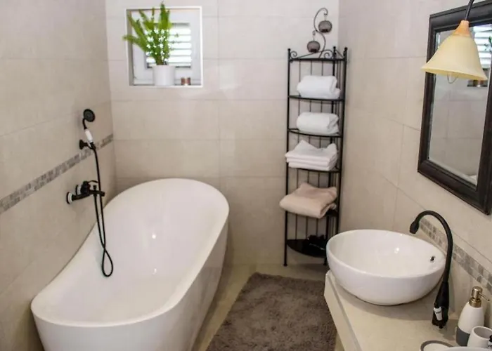 Family-friendly With Swimming Pool Razanac, Zadar - 22306 Appartamento Ražanac
