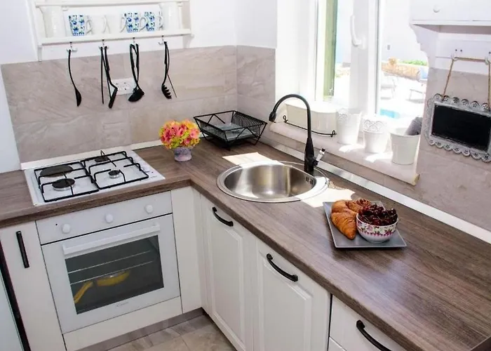 Family-friendly With Swimming Pool Razanac, Zadar - 22306 Daire Ražanac