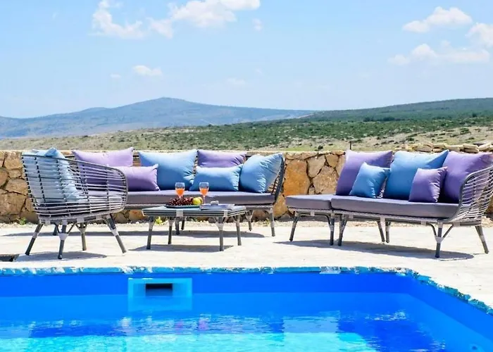 Family-friendly With Swimming Pool Razanac, Zadar - 22306 アパート *